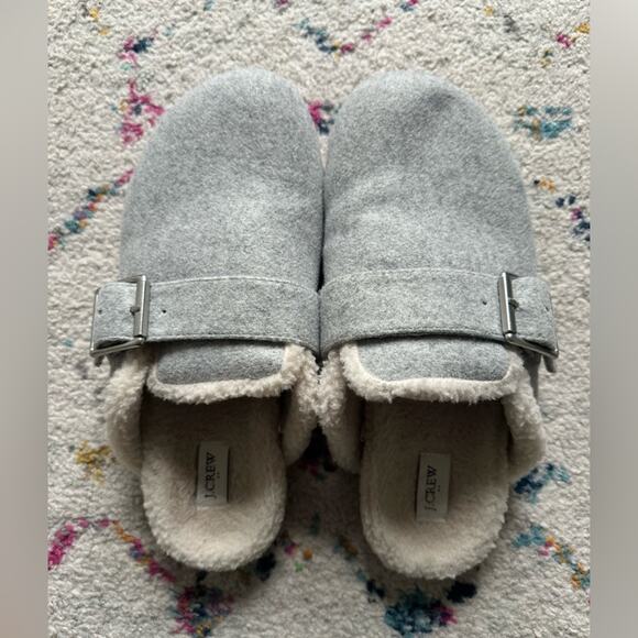 J. Crew Fuzzy Gray Cream Buckle Clog Slippers Women’s size 7 comfy cozy soft - Picture 3 of 6